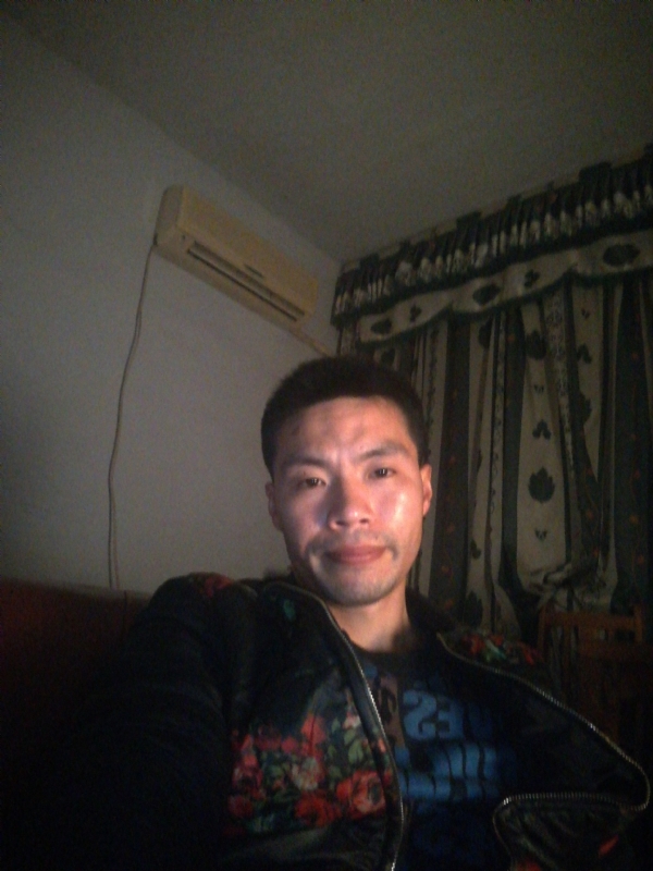 性情男儿的第一张照片--四川蓝颜知己交友网