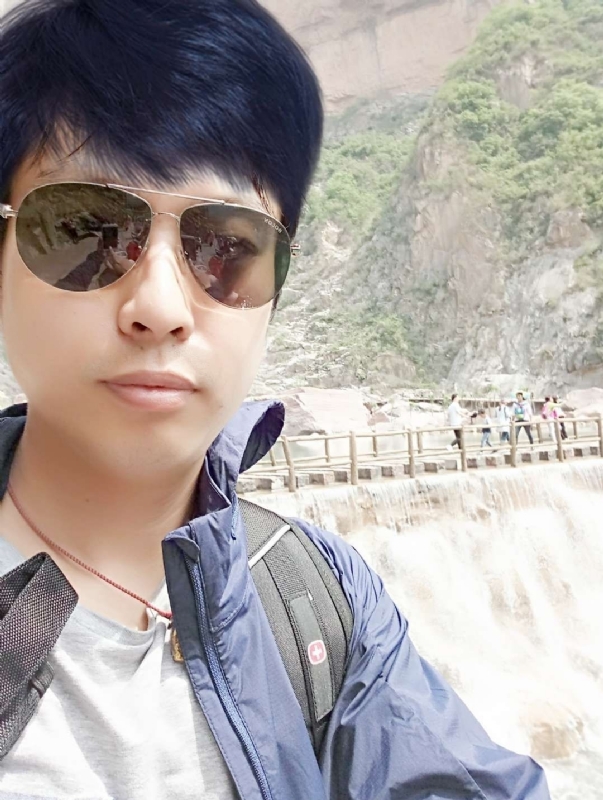 雅俗共赏的第一张照片--四川蓝颜知己交友网