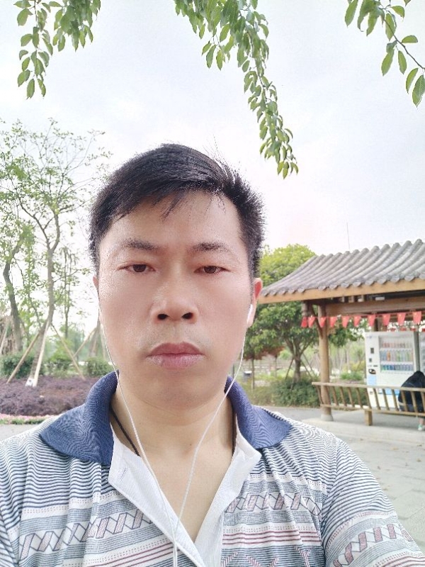 一个人的孤单的第一张照片--四川蓝颜知己交友网