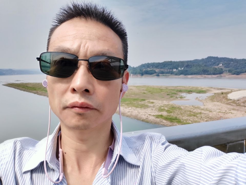 猪哥哥的第一张照片--四川蓝颜知己交友网