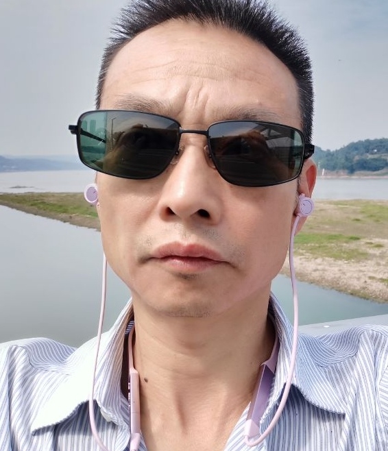 猪哥哥的第二张照片--四川蓝颜知己交友网