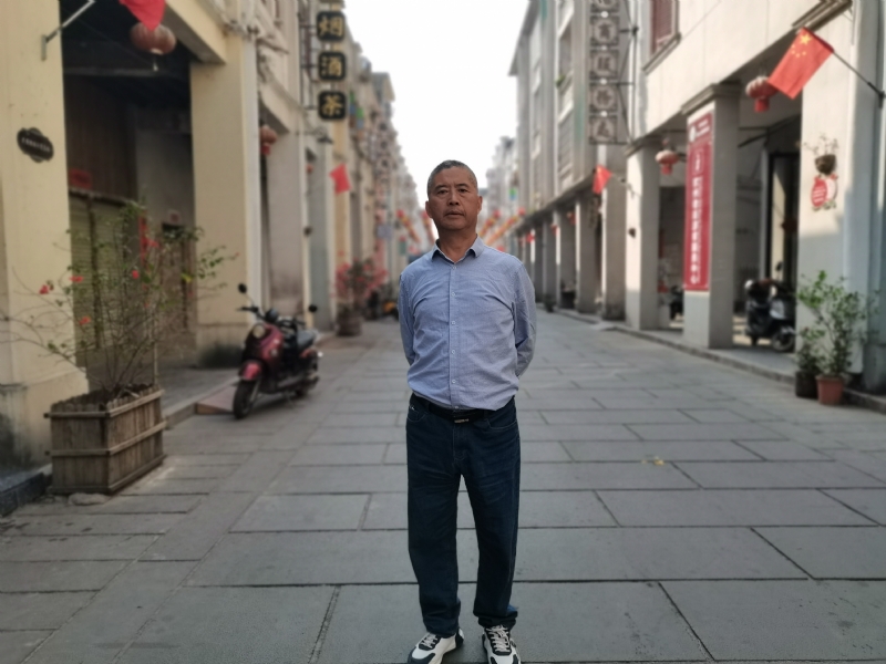 一粒尘埃的第一张照片--四川蓝颜知己交友网